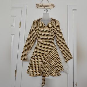 NWT Stunning Allover Print V-neck Mini wrap Dress - Elegant & Chic Size XL